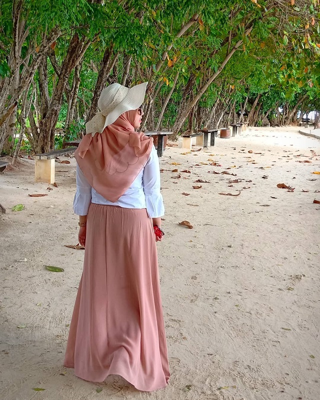 Wisata Pantai Tanjung Lesung